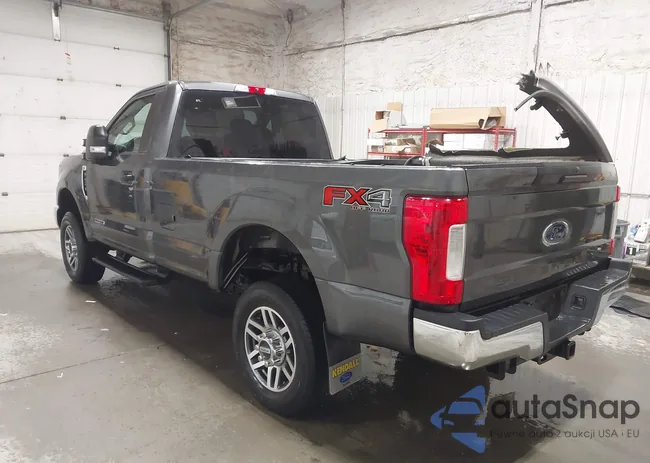 1FTBF2BT8HEF17975: 43972647