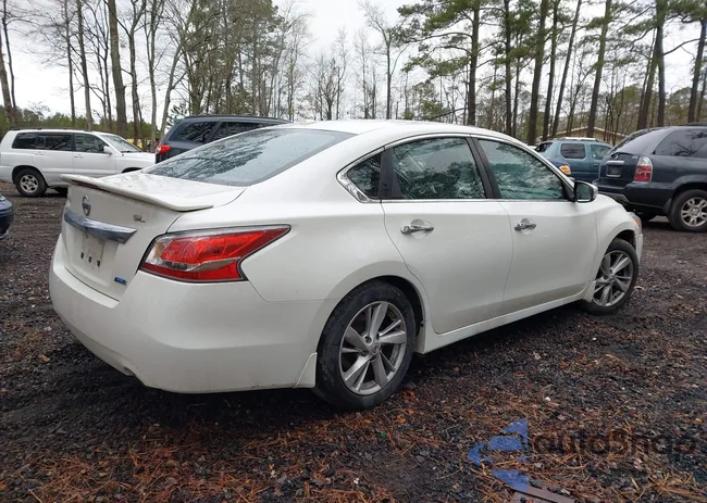 1N4AL3AP5EC290935: 43973829