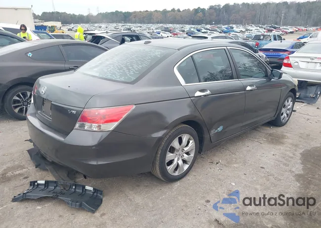 1HGCP36879A021802: 43973831