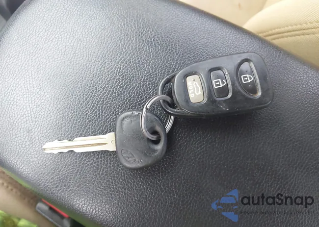 KMHDH4AE3BU161168: 43973411