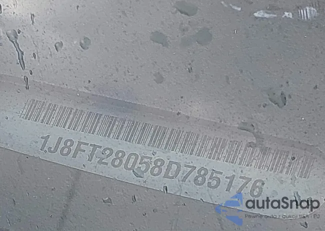 1J8FT28058D785176: 43974802
