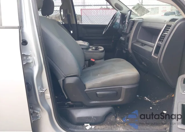 1C6RR6FG7JS211228: 43974808