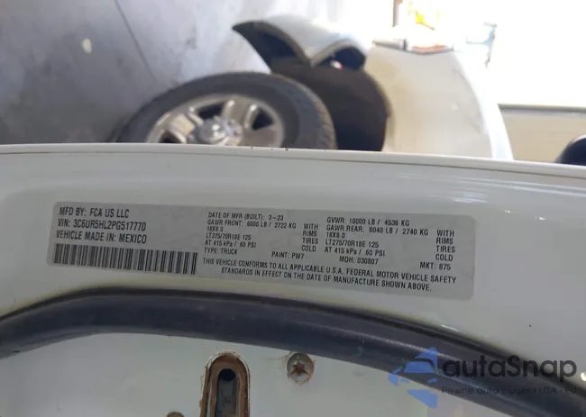 3C6UR5HL2PG517770: 43974956