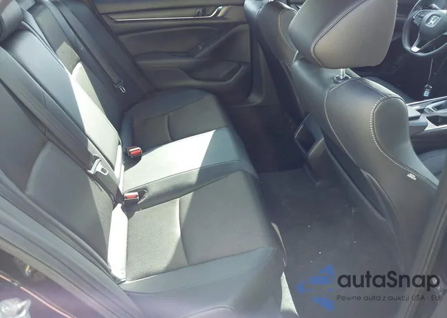 1HGCV1F30KA105013: 43974415