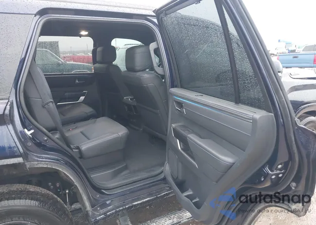 7SVAAABA1RX022953: 43974651