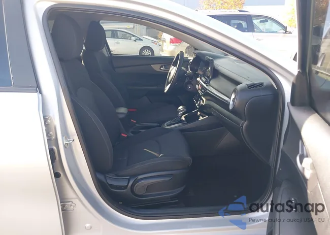 3KPF24AD7KE045105: 43975729