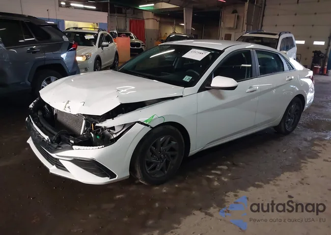 KMHLM4DG8RU641589: 43975887