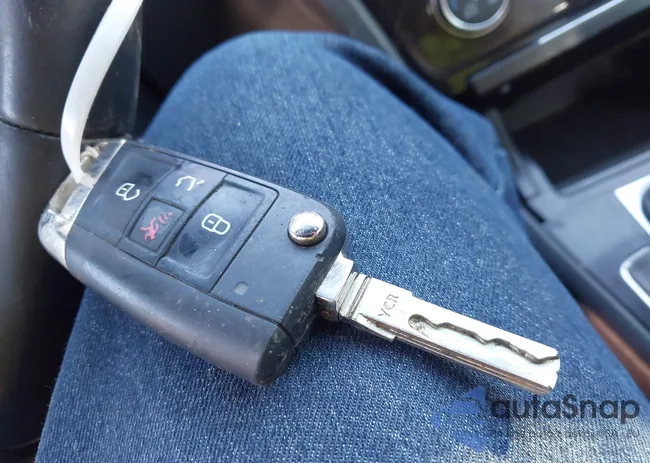 3VW547AU0FM062313: 43975979