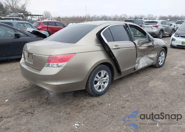 1HGCP2F4XAA049508: 43976043