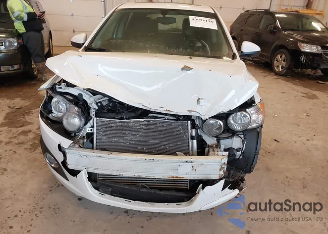 1G1JF6SB5F4141483: 43976138