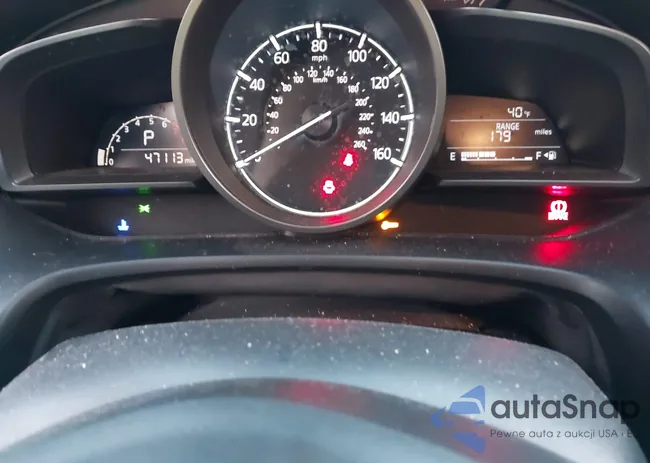 3MZBN1U70JM179613: 43976155