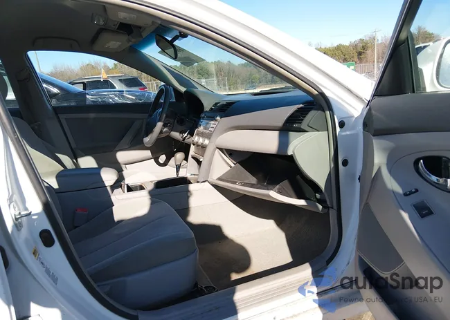 4T1BF3EK0AU556012: 43975325