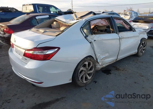 1HGCR3F85GA004925: 43975585