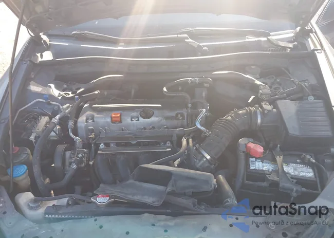 1HGCS1B7XBA008693: 43977206