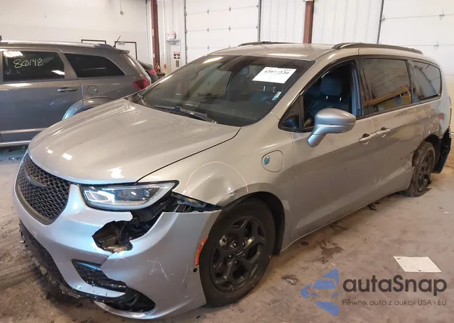 2C4RC1L77MR587645: 43977220