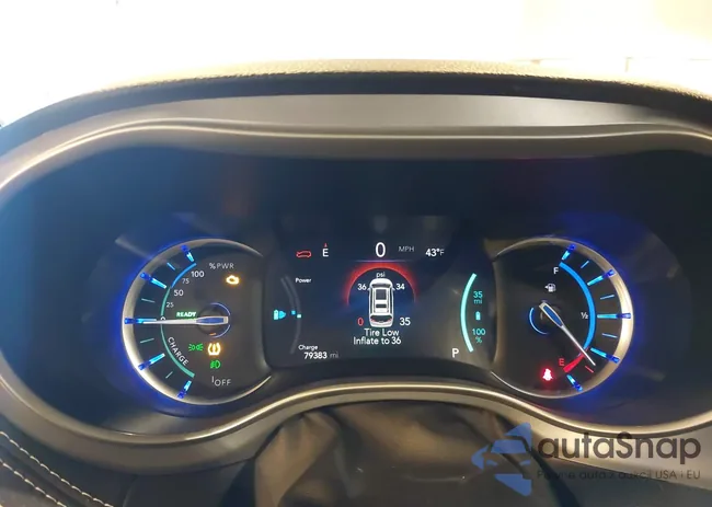 2C4RC1L77MR587645: 43977220