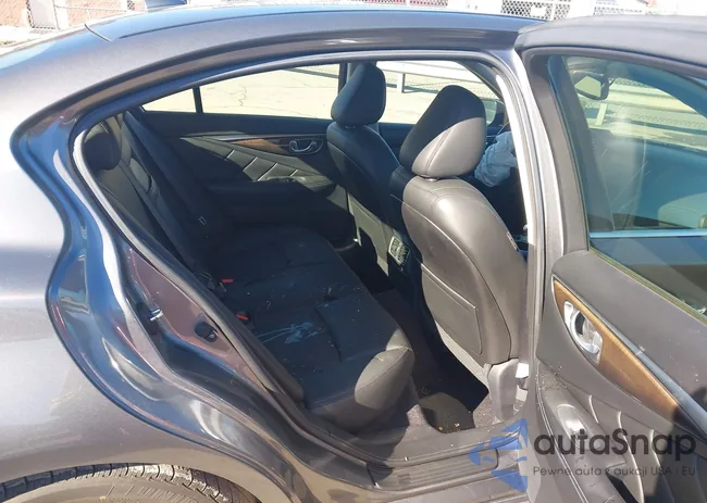 JN1EV7AP8JM590974: 43977255