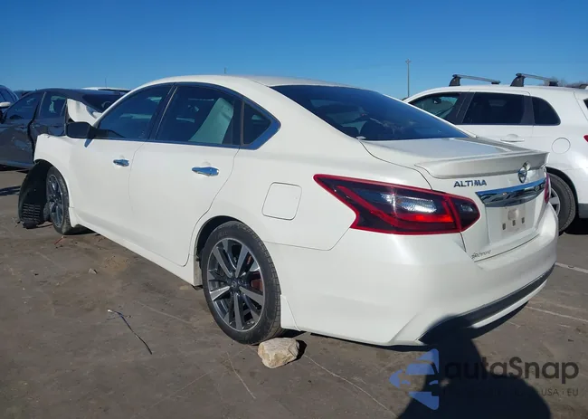 1N4AL3AP1HC161563: 43976318