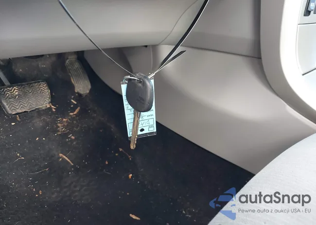 2T1BU4EE8DC105373: 43976417