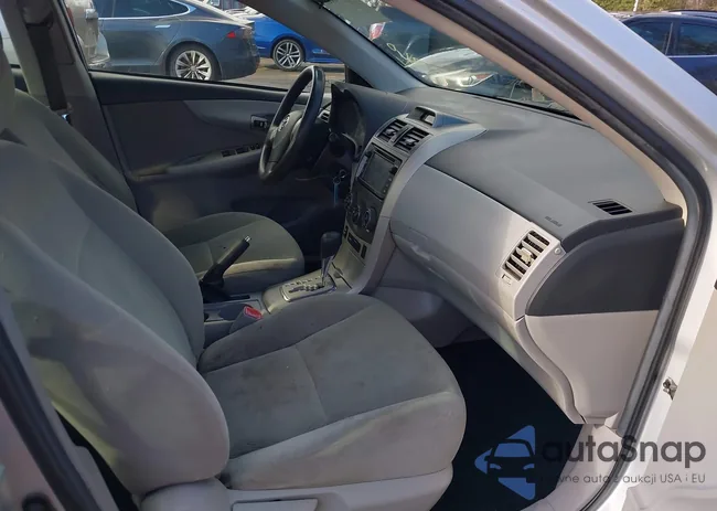 2T1BU4EE8DC105373: 43976417