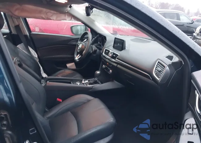 3MZBN1W36JM257189: 43976423