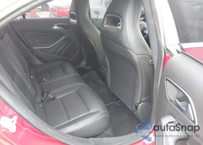 WDDSJ4EB1JN570302: 43976556