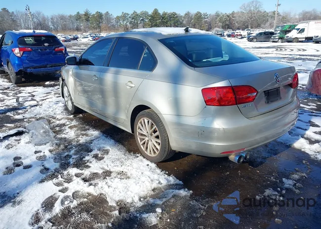 3VWLX7AJ9DM218396: 43977900