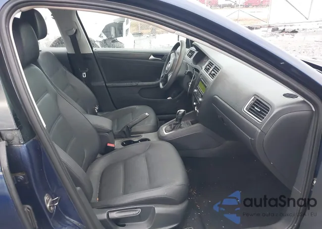 3VWDP7AJ9CM381178: 43977943