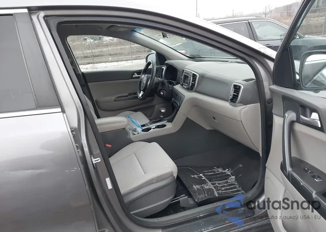 KNDPMCAC0J7379068: 43977961