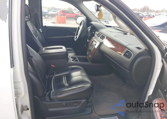 1GNFC13J27J112323: 43978097