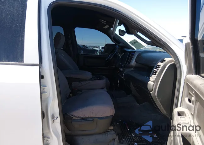 3C6UR5CJ7NG321990: 43978220