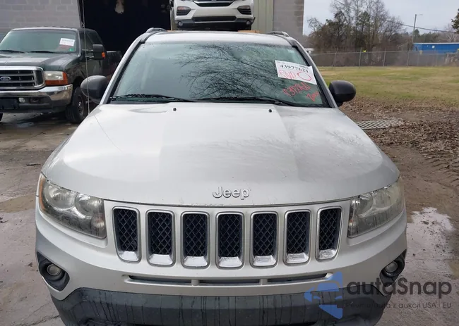 1C4NJDBBXED528931: 43977621