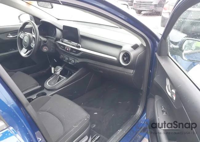 3KPF24AD0ME412834: 43977639