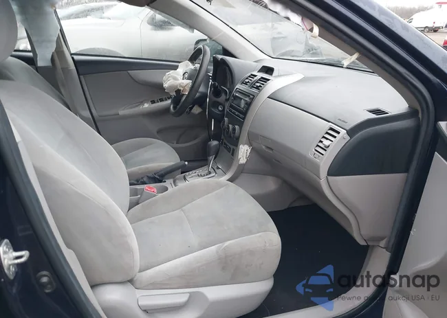 2T1BU4EE6CC774028: 43979014