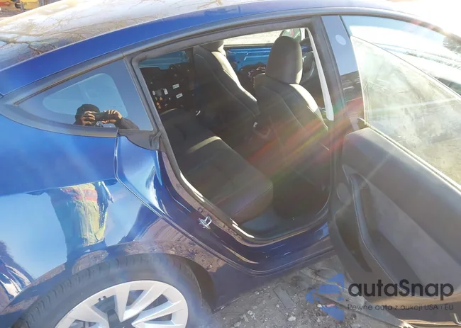 5YJ3E1EA0PF694979: 43979037