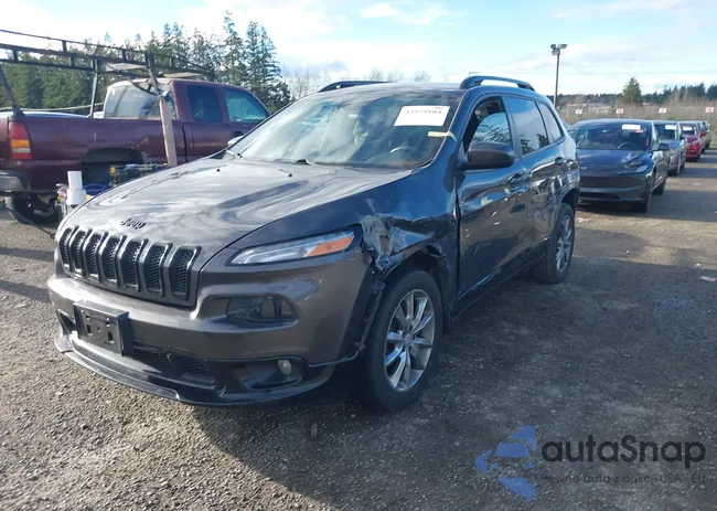 1C4PJLCB3JD605053: 43979104