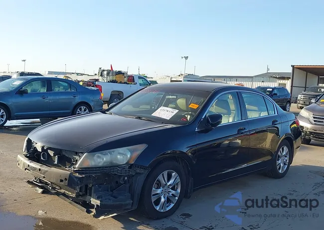 1HGCP2F6XBA101903: 43978338