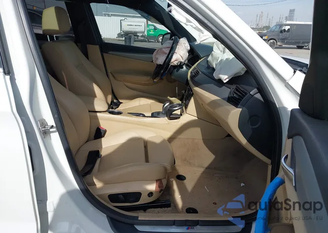 WBAVM1C57EVW54878: 43978563