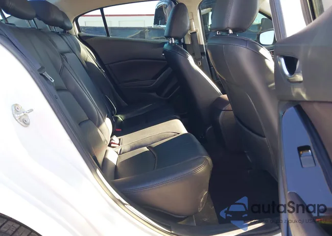 3MZBN1V37JM202459: 43979777