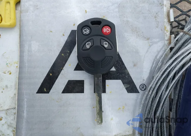 1FADP3FE2JL228525: 43979803