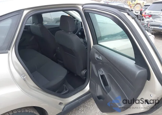 1FADP3FE2JL228525: 43979803