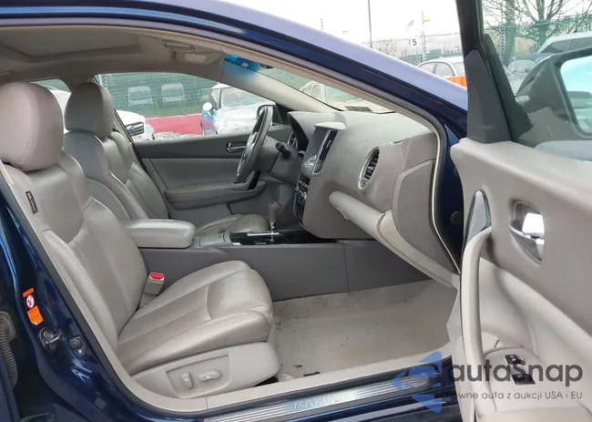 1N4AA51E49C843824: 43979985