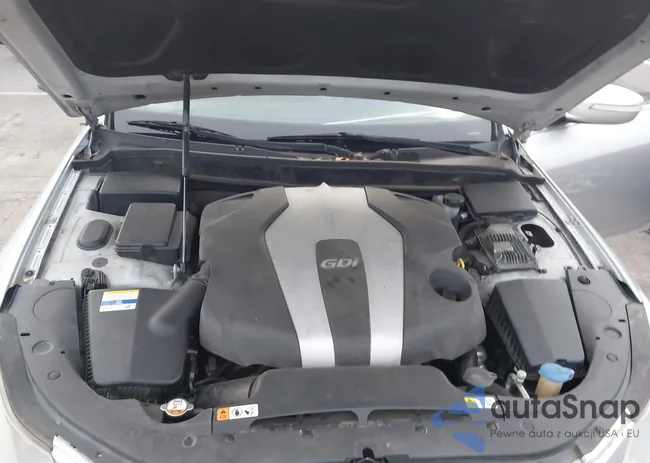 KMHGC4DD9CU161353: 43979381