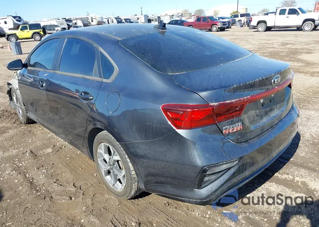 3KPF24AD8ME289025: 43979382