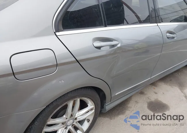 WDDGF4HB7CR213933: 43979383