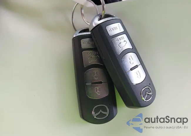 JM3TCACYXG0124645: 43979548