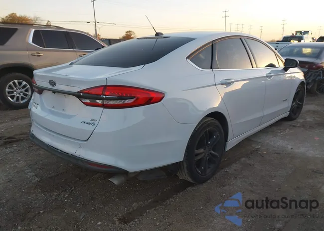 3FA6P0LU2JR209140: 43979601