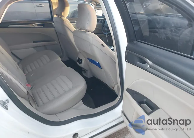 3FA6P0LU2JR209140: 43979601