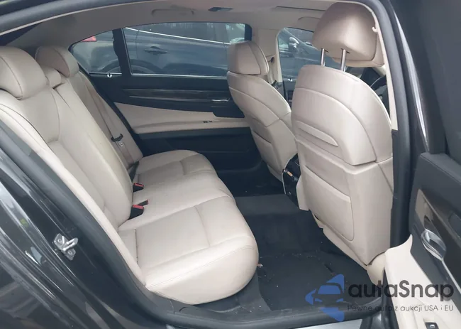 WBAKB8C59BC851897: 43979624