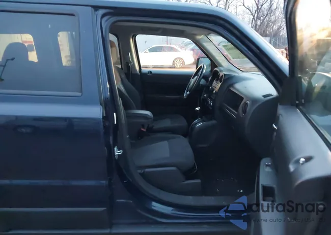 1C4NJRFB0DD156196: 43980761